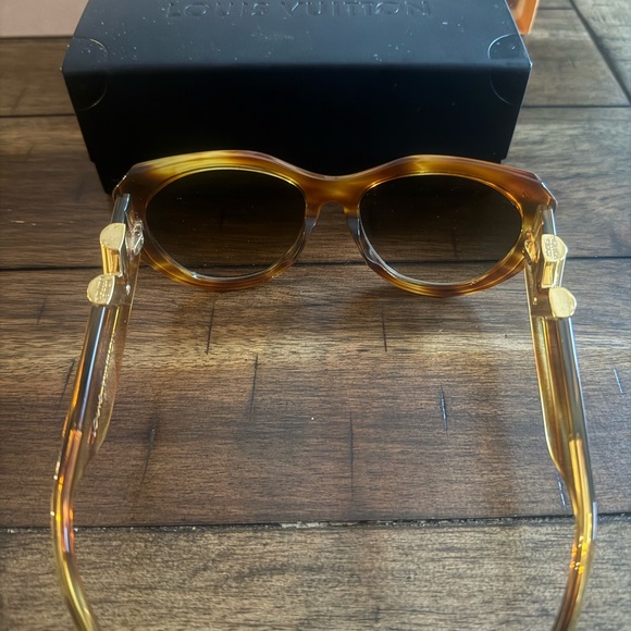 Louis Vuitton Black Sunglasses - Picture 7 of 16